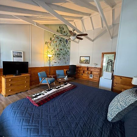 Yardarm Motel Searsport Bagian luar foto