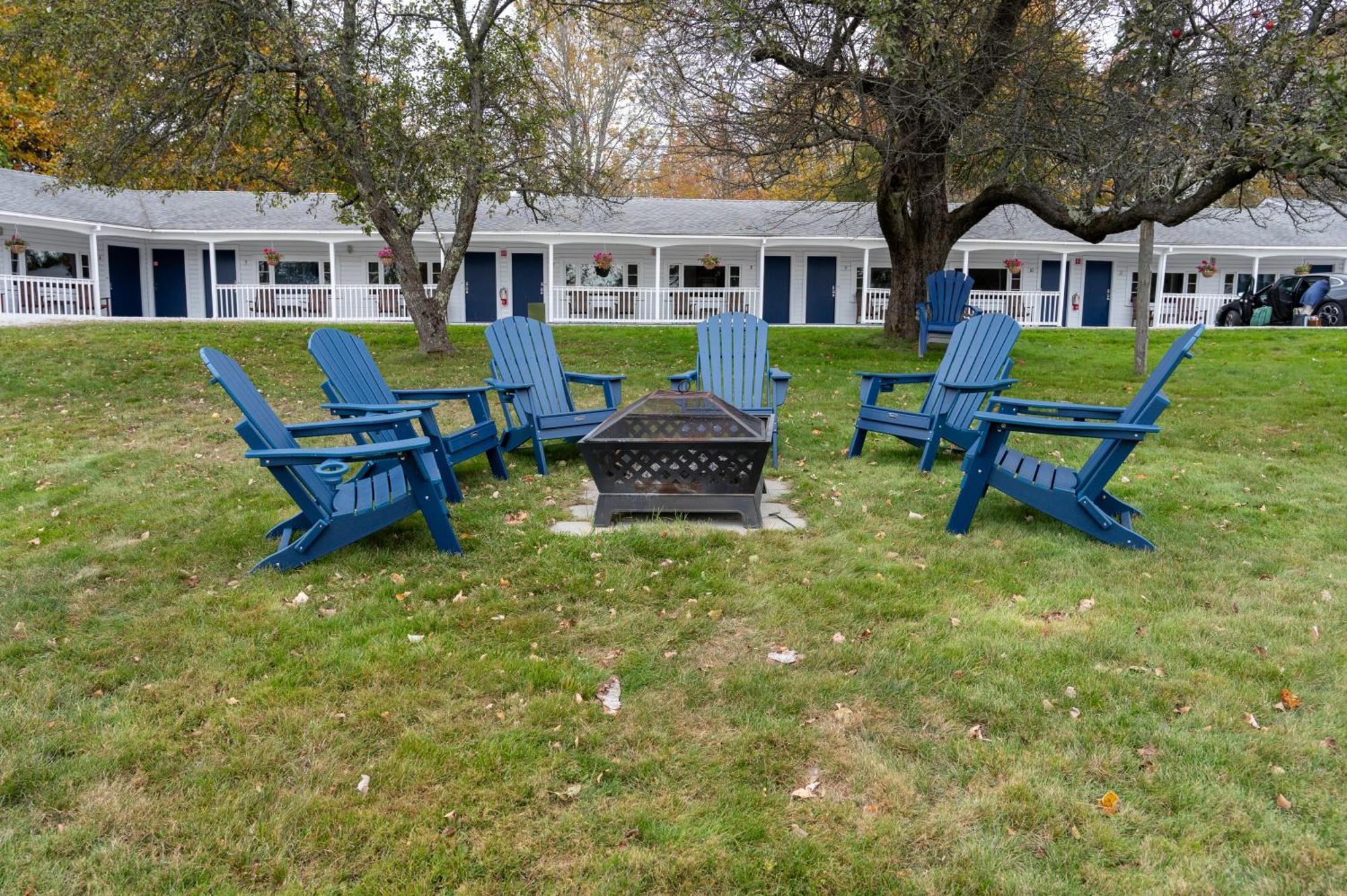 Yardarm Motel Searsport Bagian luar foto