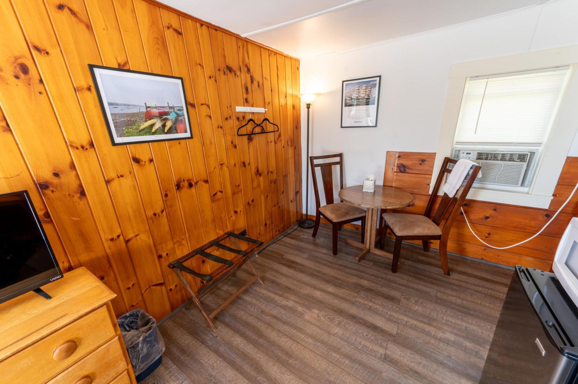 Yardarm Motel Searsport Bagian luar foto