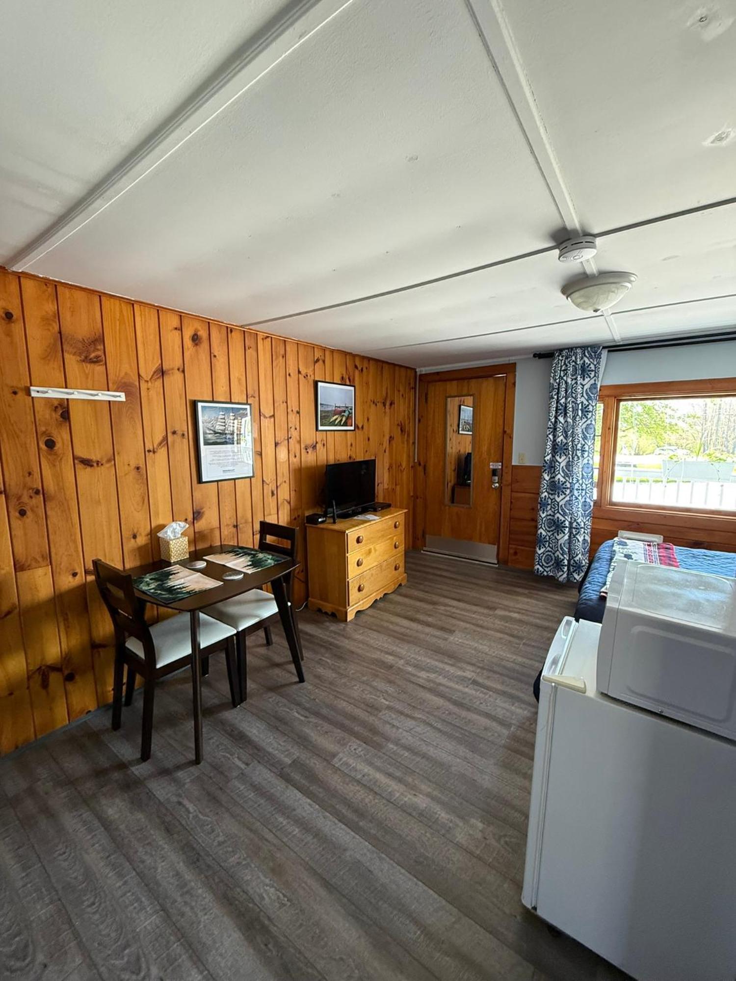 Yardarm Motel Searsport Bagian luar foto